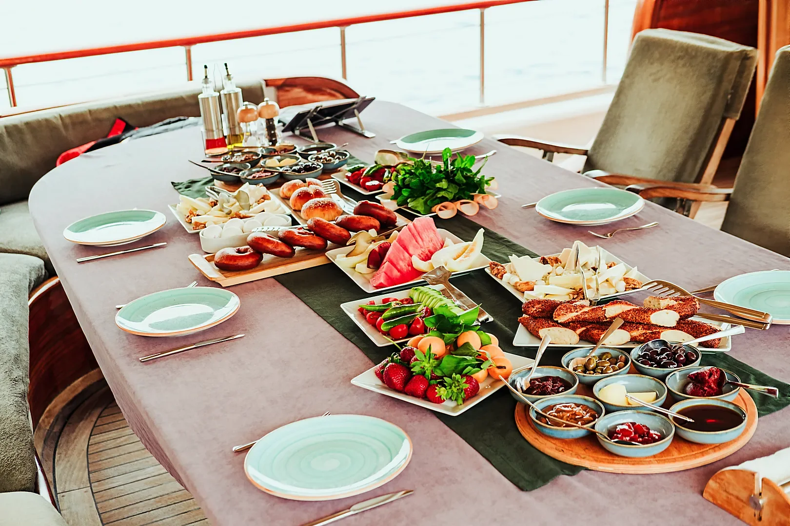 9 Inclusions in an All-Inclusive Yacht Charter 3